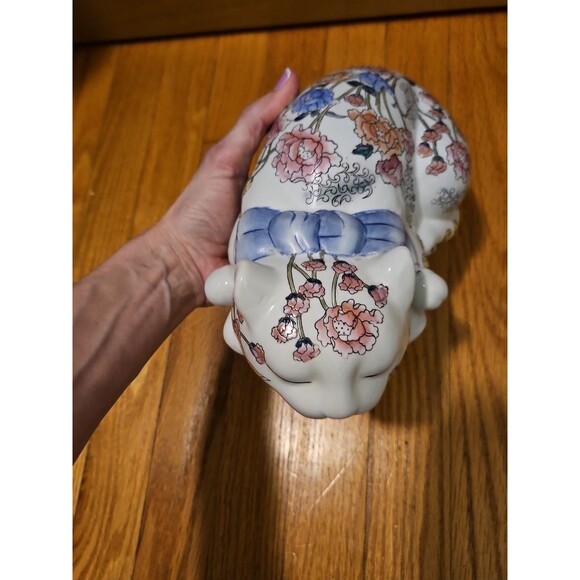 MCM Chinoiserie Ceramic White Sleeping Cat With Floral Accents Figurine by WBI - Picture 12 of 13